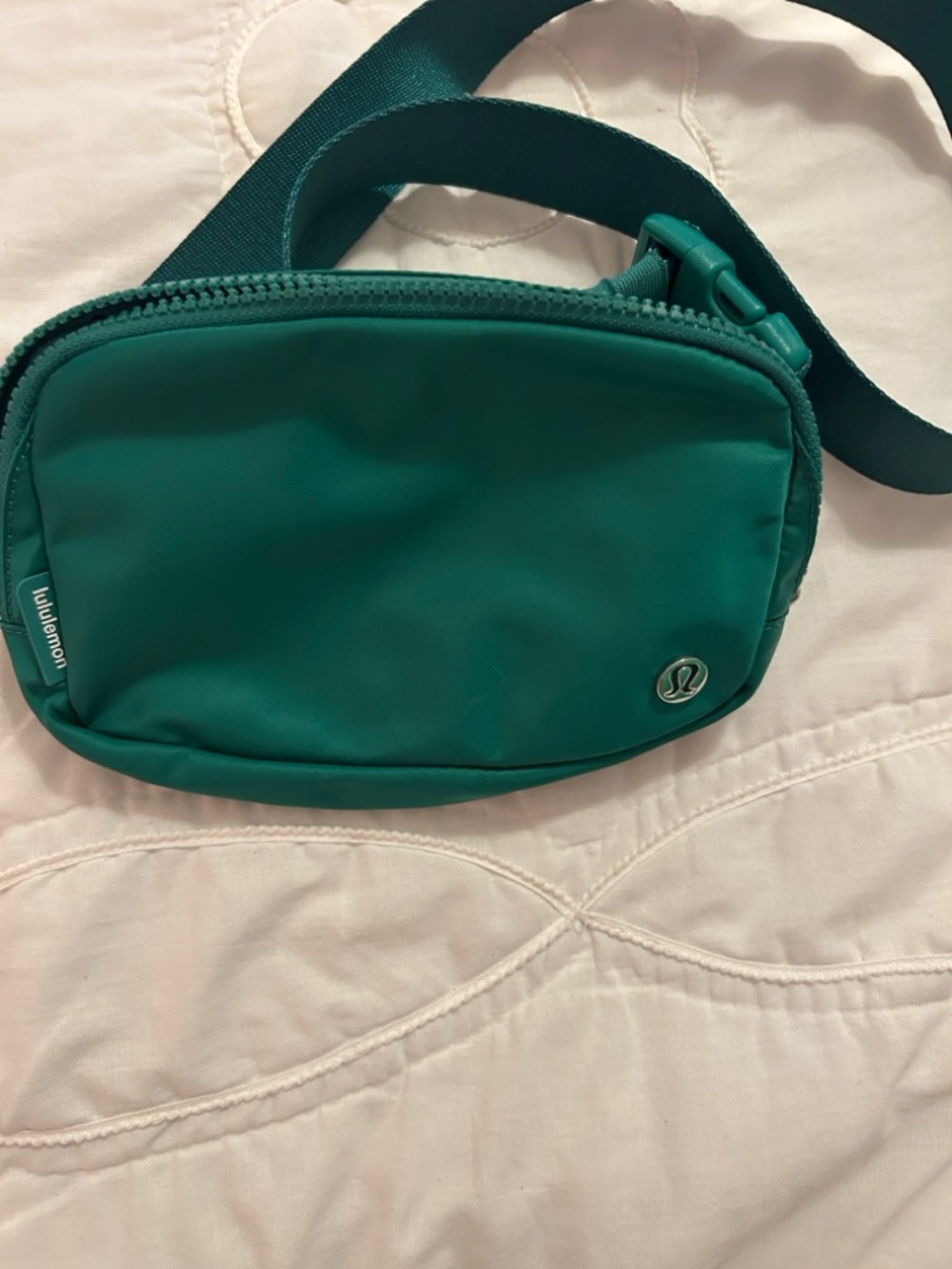 Lululemon Everywhere Belt Bag Everglade Green - Picture 2 of 6